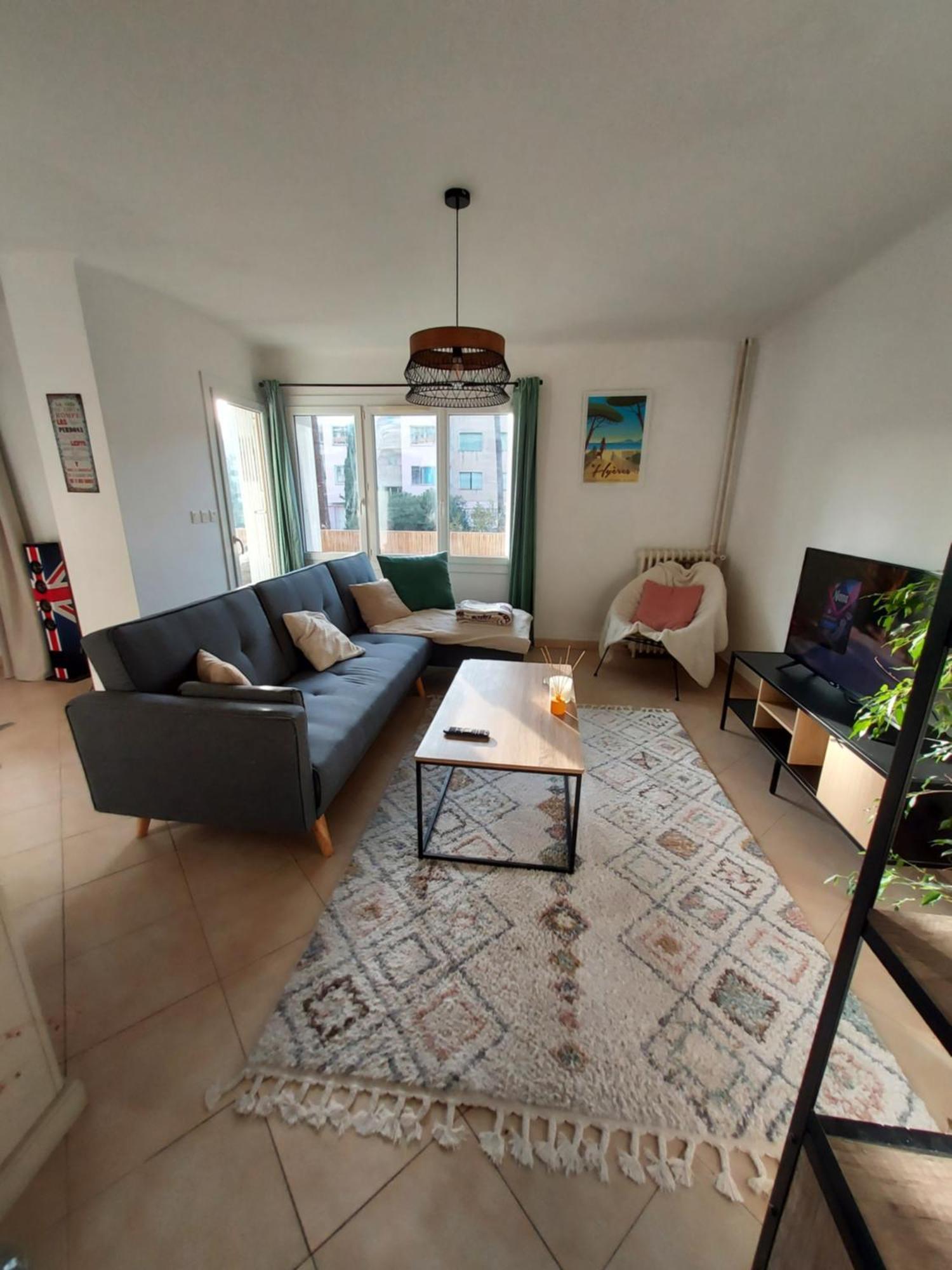Grand T2 Ensoleille - Proche Gare * Hyeres
