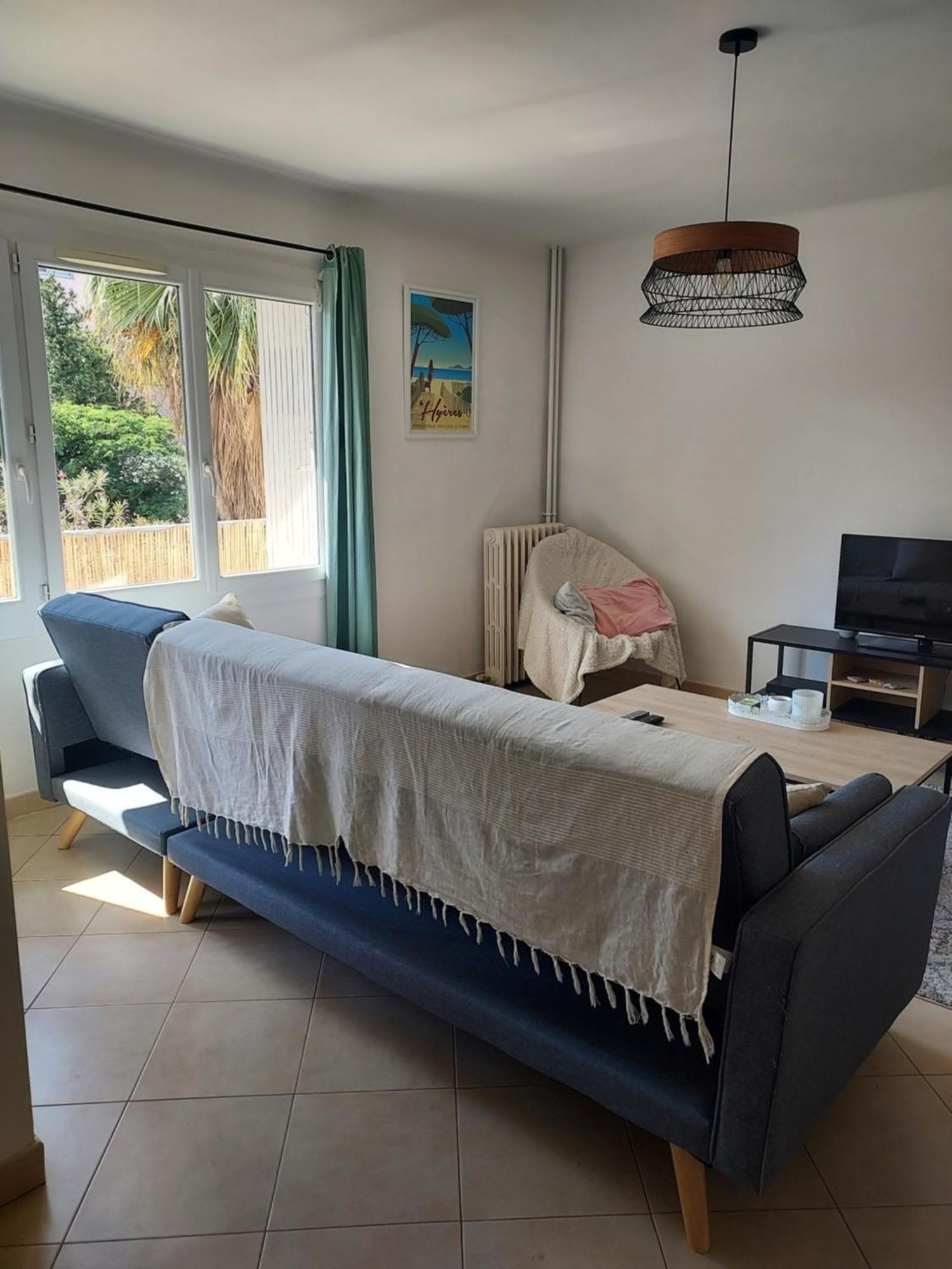 Grand T2 Ensoleille - Proche Gare Apartment Hyeres